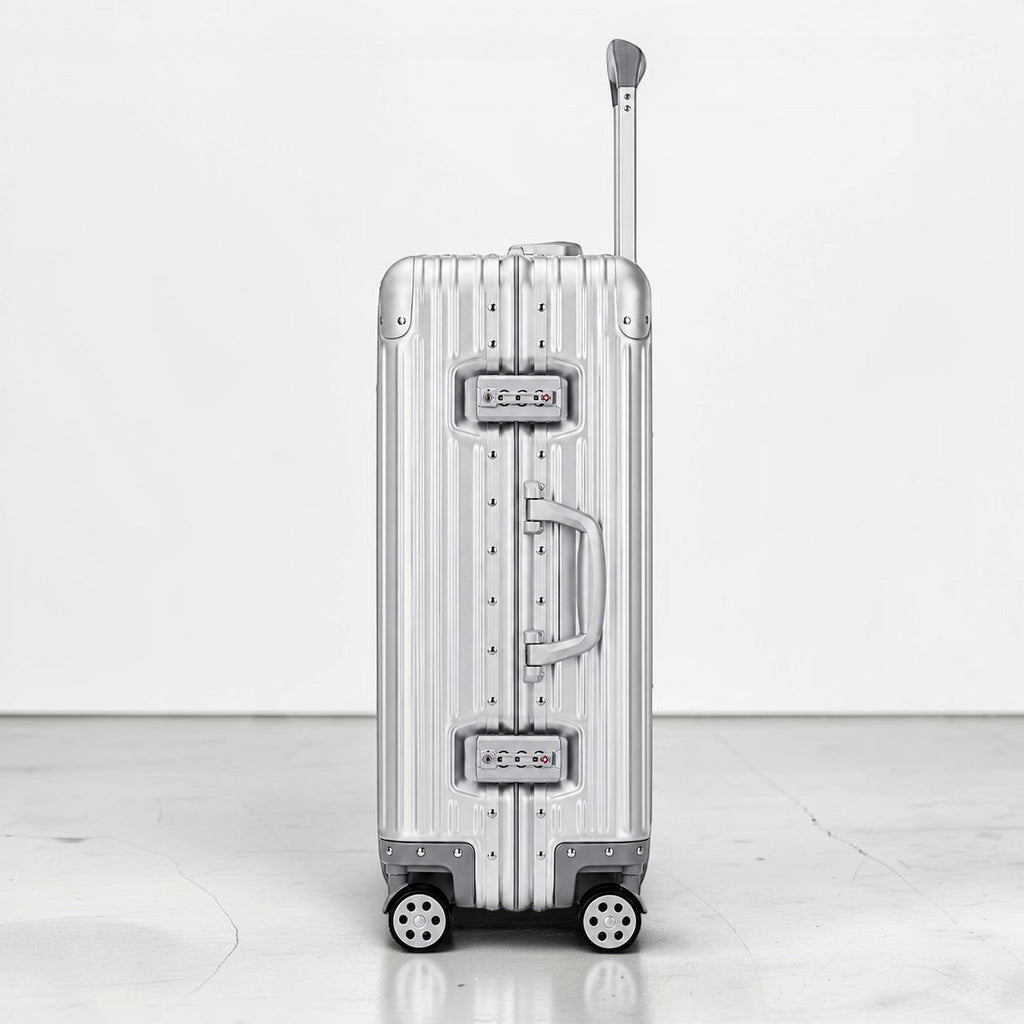 CASE.01 aluminum suitcase with TSA locks and telescopic handle, silver, cabin size.